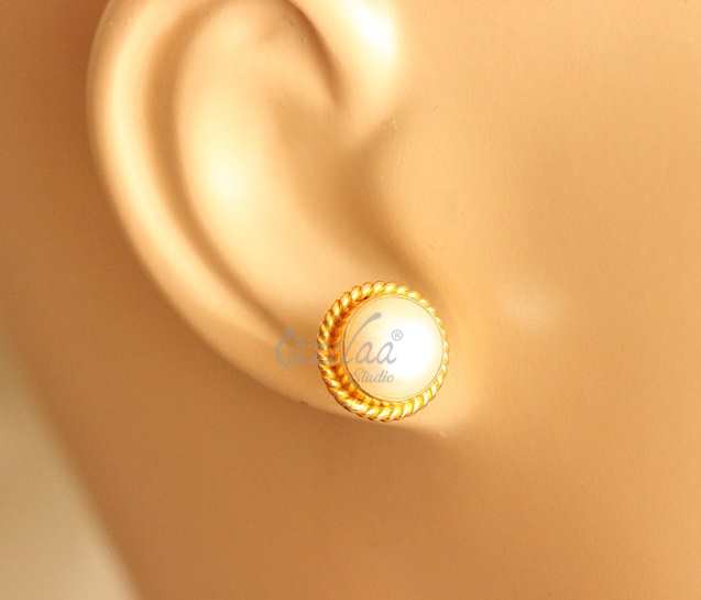 18 karat gold white pearl gemstone handmade earrings
