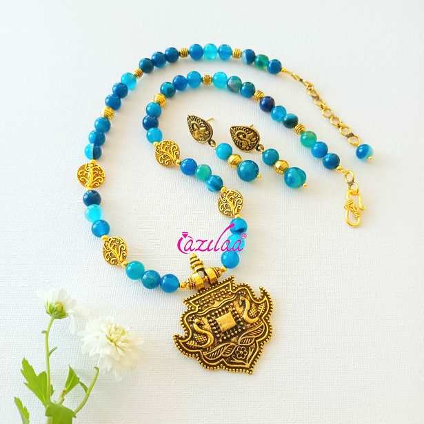 Antique golden Blue gemstone necklace Pendant set