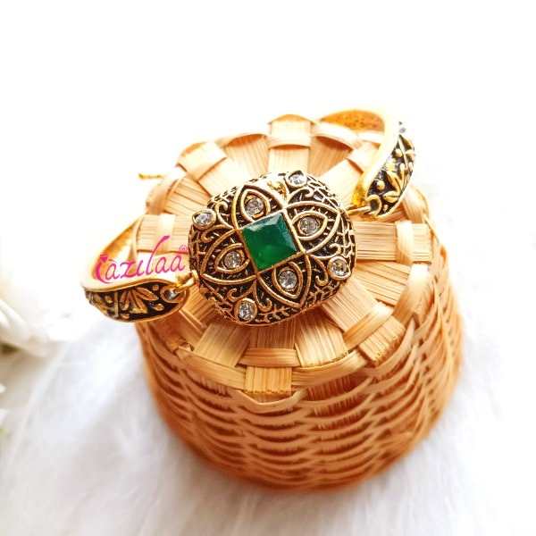 Antique golden beaded Green bracelet