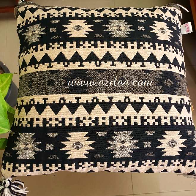 Black  geometric handloom handmade cushion cover 01