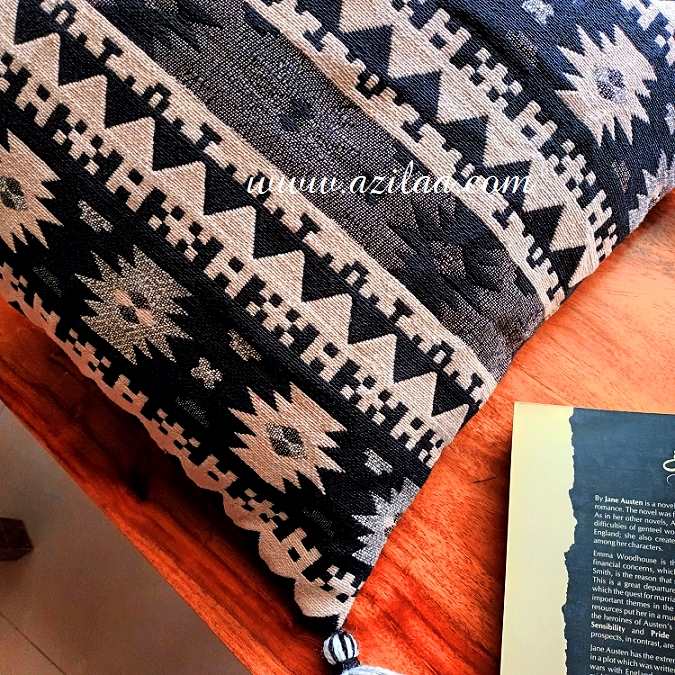 Black  geometric handloom handmade cushion cover 01