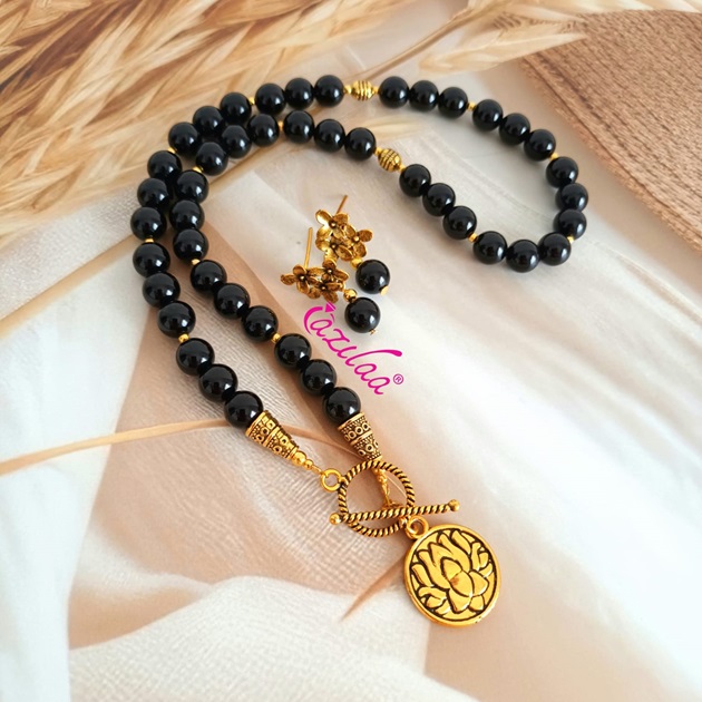 Black onyx  gemstone lotus pendant dainty necklace set