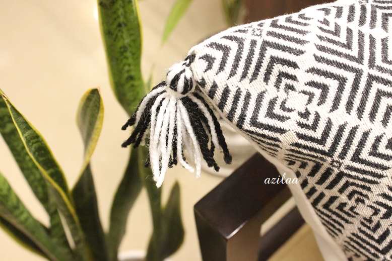 Black white geometric handloom handmade cushion cover