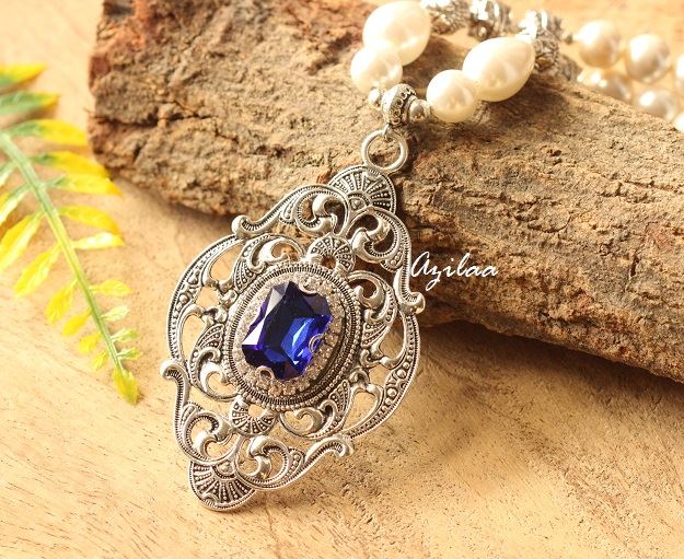 Blue Vintage victorian style Pearl silver tone pendant necklace