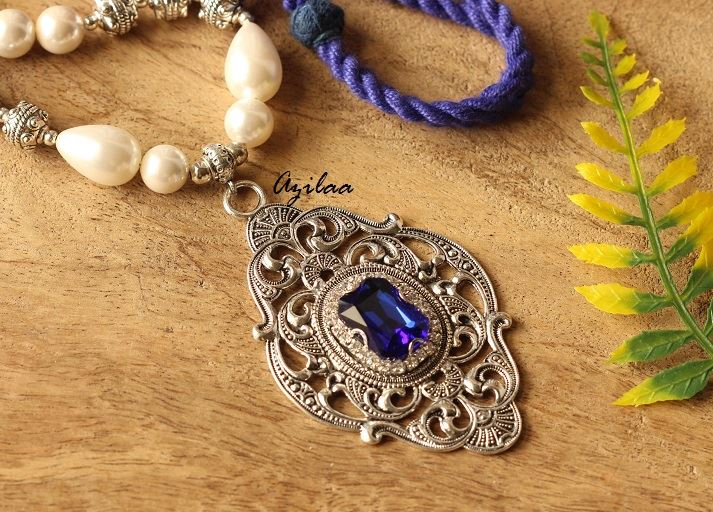 Blue Vintage victorian style Pearl silver tone pendant necklace