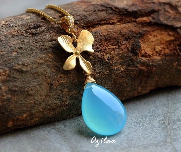 Blue chalcedony gold flower gemstone pendant necklace