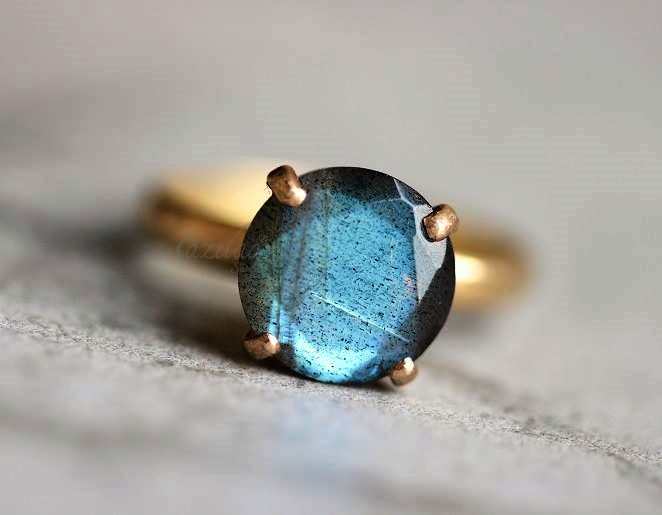  Blue labradorite 18 Karat yellow gold handmade designer ring