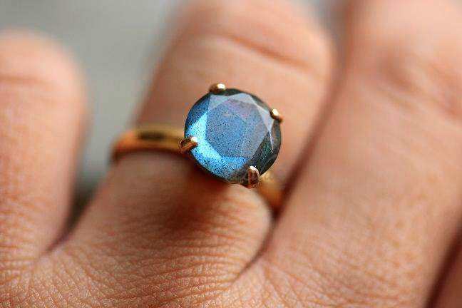  Blue labradorite 18 Karat yellow gold handmade designer ring