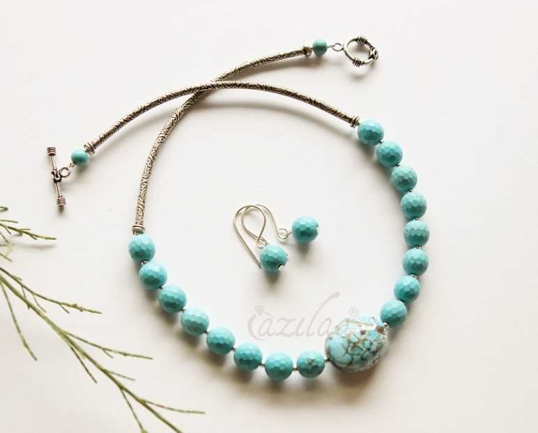 Dainty designer turquoise gemstone necklace earrings set