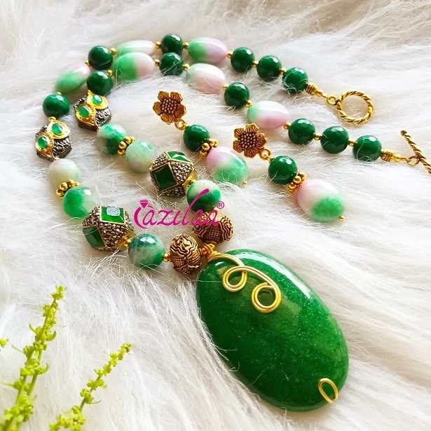 Dark green beaded gemstone golden necklace set