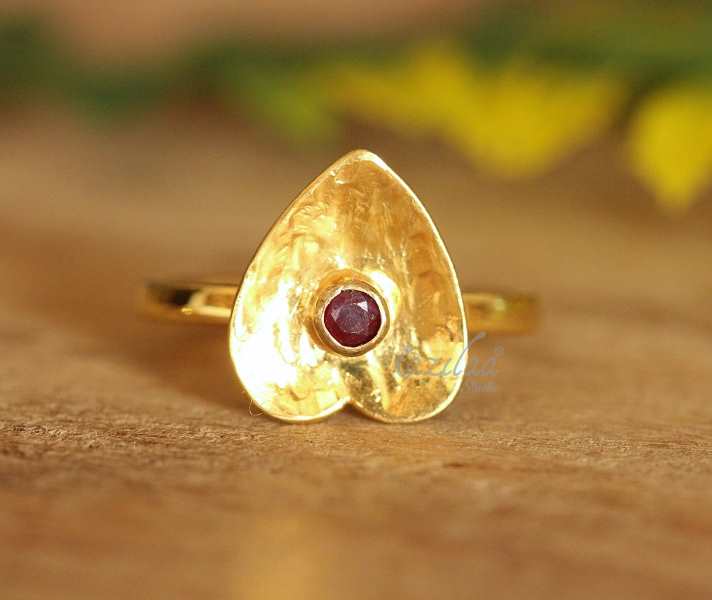 Designer Ruby 18 Karat yellow gold handmade gemstone ring