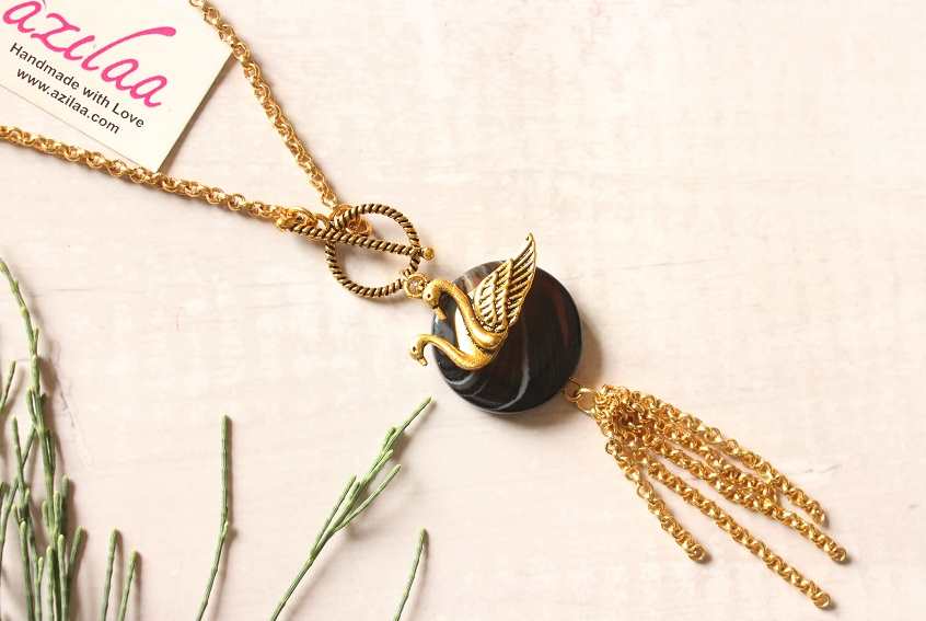 Designer swan charm agate gold plated pendant chain set