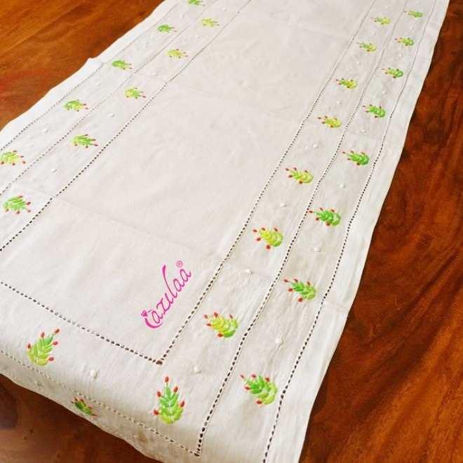 ECO friendly cotton Christmas tree embriodered table runner