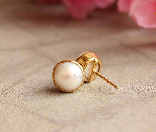 Elegant Pearl 18 karat yellow gold handmade earrings