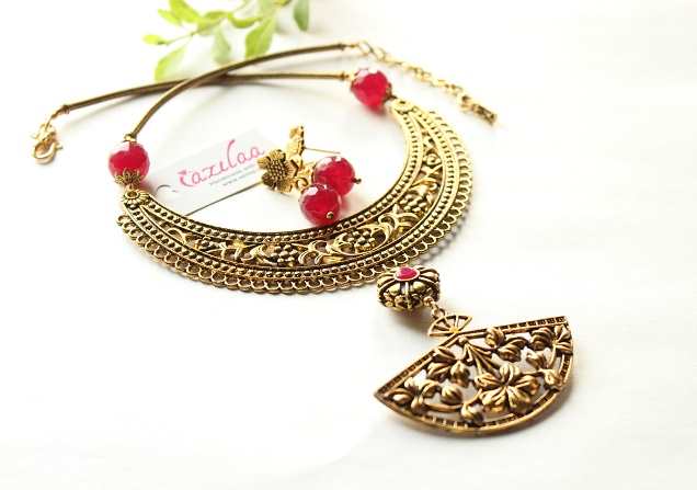 Ethnic Pinkish maroon choker beaded golden necklace earrings set