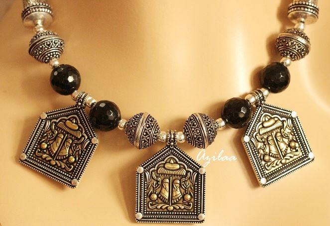 Ethnic Statement Black gemstone dual tone handmade necklace set