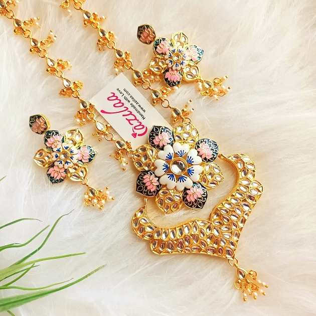 Festive pink minakari Pastel kundan pendant necklace set