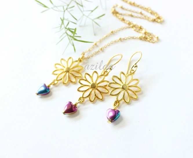 Flower power pendant gold plated chain heart necklace set