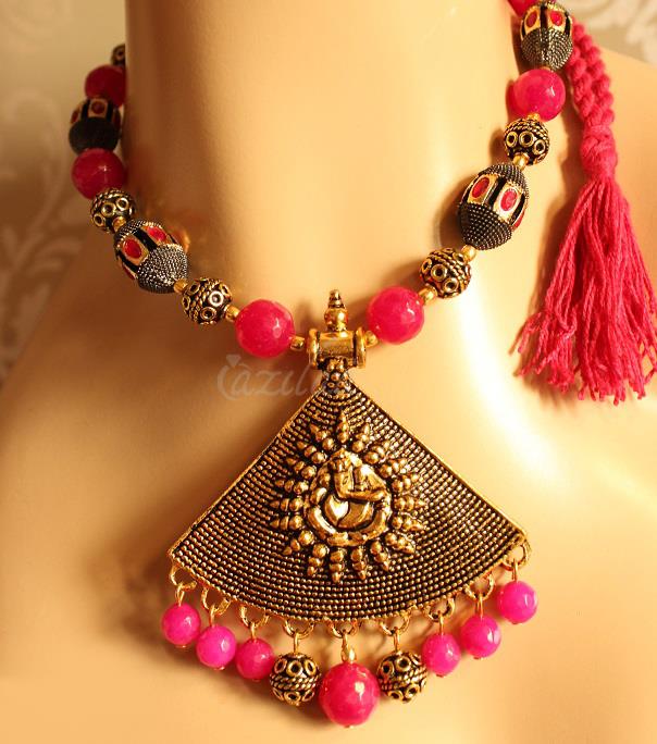 Antique gold Ganesh pendant, Dark pink Ganesh jewellery set