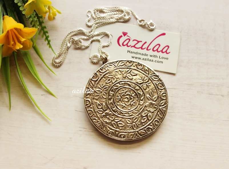 God Krishna pendant Sterling silver chain 01