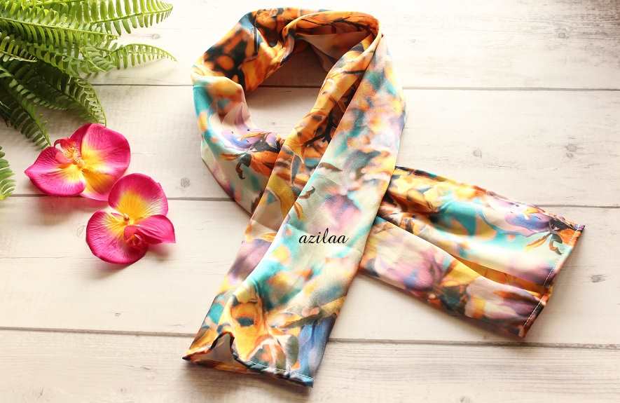 Gorgeous cream bird satin scarf