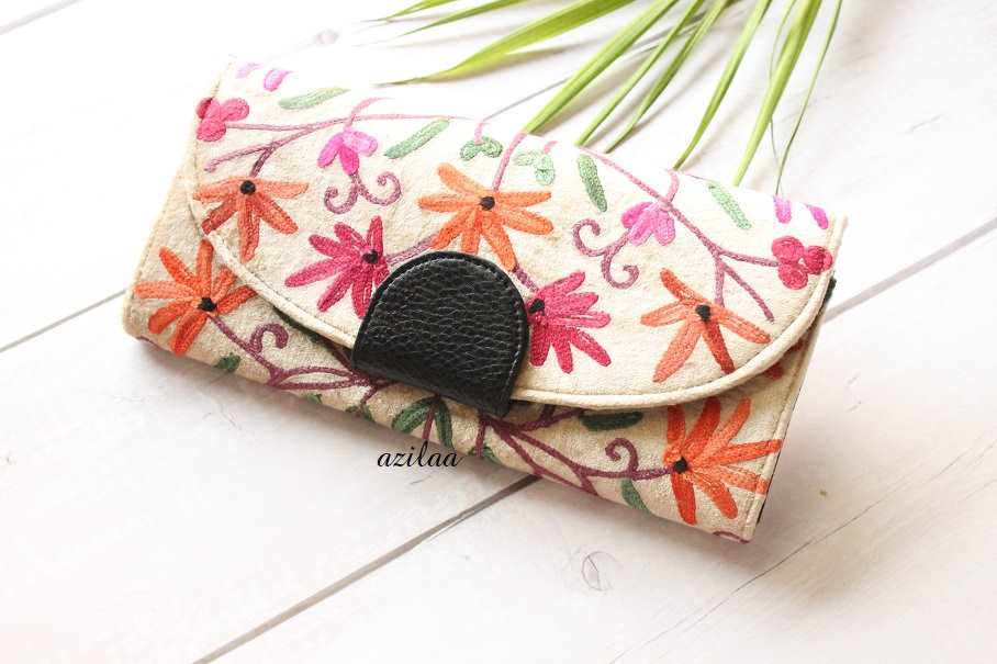 Gorgeous cream velvet embroidery purse clutch bag