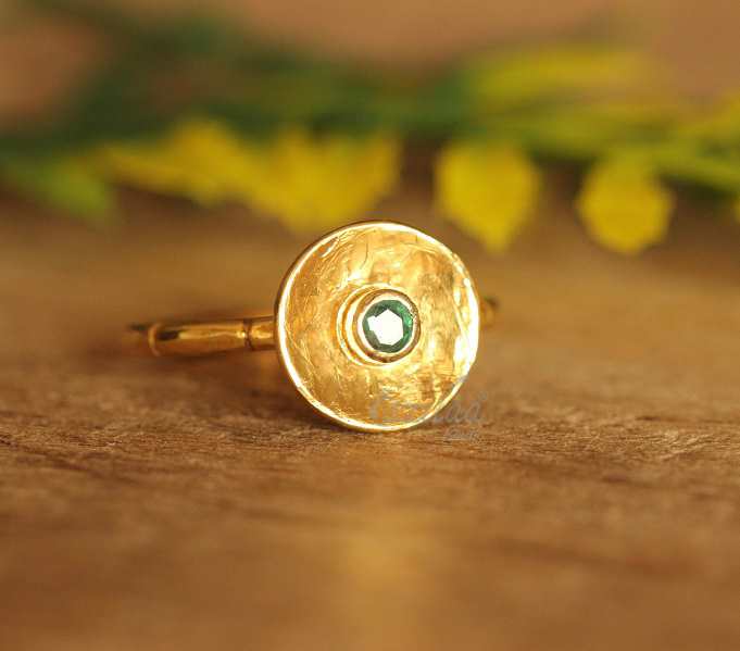 Green Emerald 18 Karat yellow gold handmade designer ring