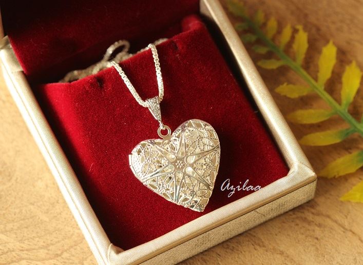 Valentines Heart locket pendant silver necklace