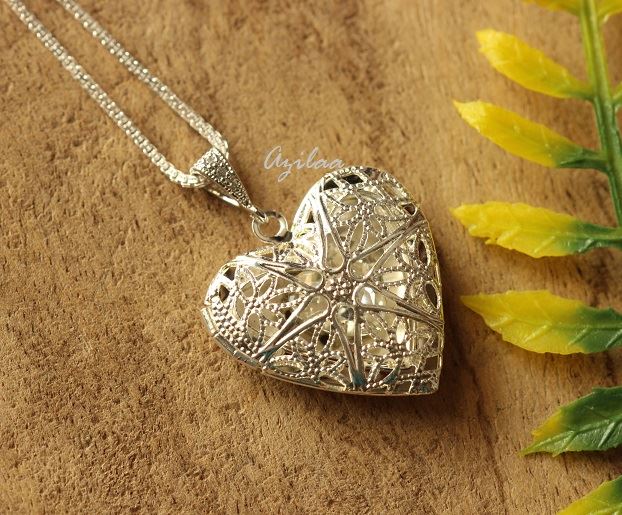 Valentines Heart locket pendant silver necklace