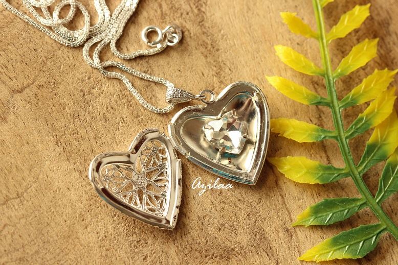 Valentines Heart locket pendant silver necklace