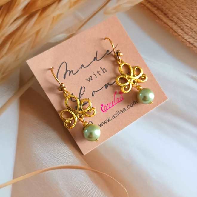 Light green pearl antique golden chandelier earrings