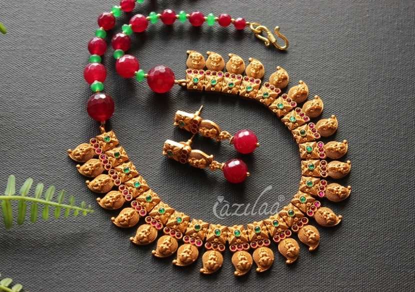 Maroon antique golden gemstone necklace set
