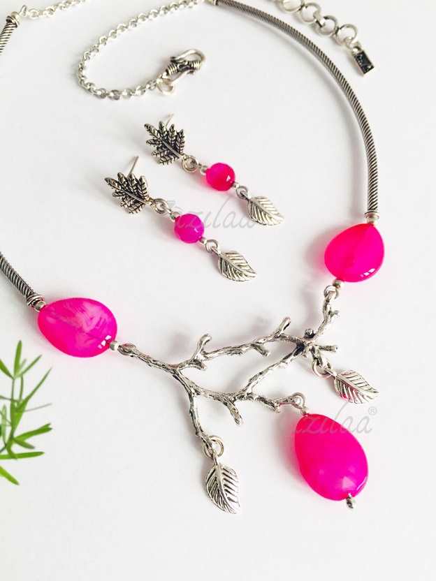 Modern contemporary fuchsia pendant necklace set