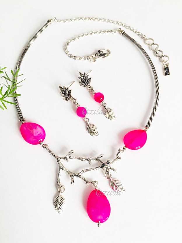 Modern contemporary fuchsia pendant necklace set