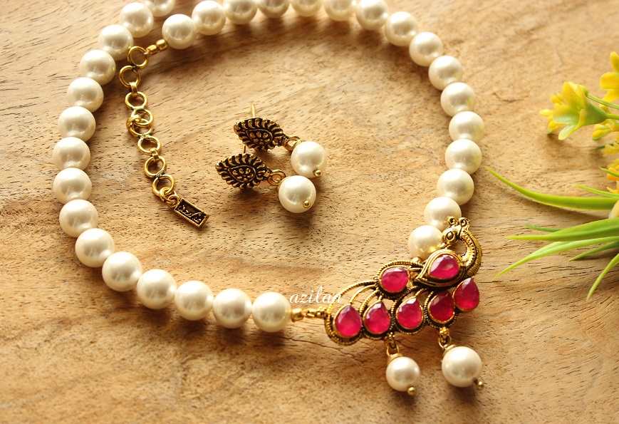 Peacock classic pearl necklace earrings