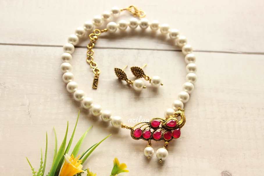 Peacock classic pearl necklace earrings