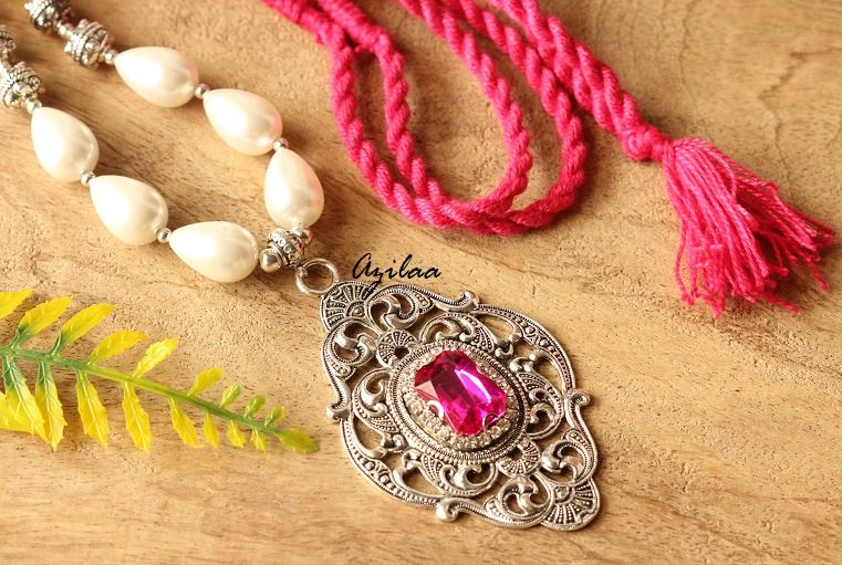 Pink Vintage victorian style Pearl silver tone pendant necklace