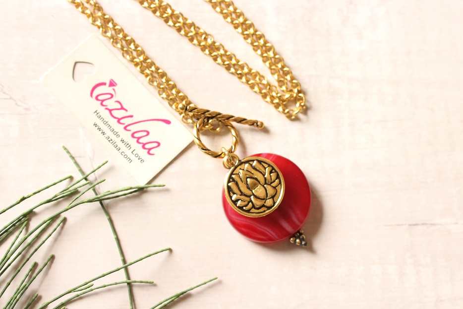 Designer lotus  charm pink agate gold plated pendant chain set