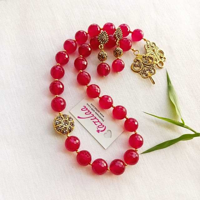 Pinkish maroon gemstone beaded antique golden necklace set