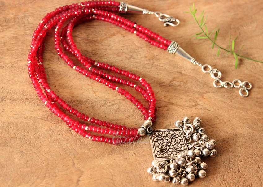 Pinkish maroon gemstone beaded handmade necklace set