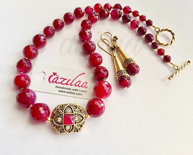 Pinkish maroon gemstone handmade golden necklace set
