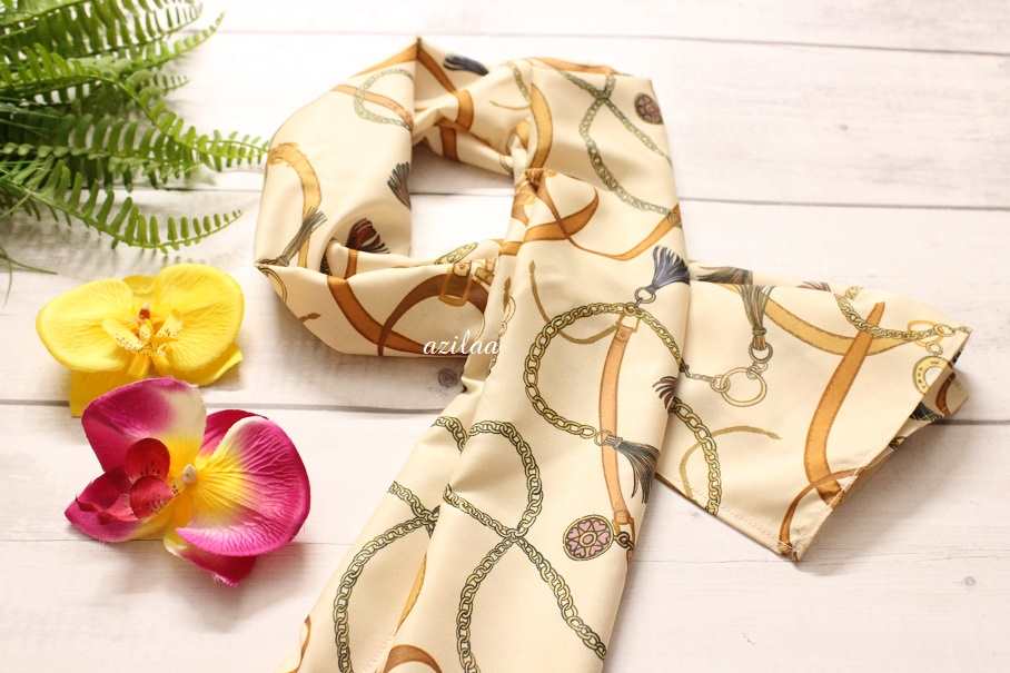 Quirky chain charm satin scarf