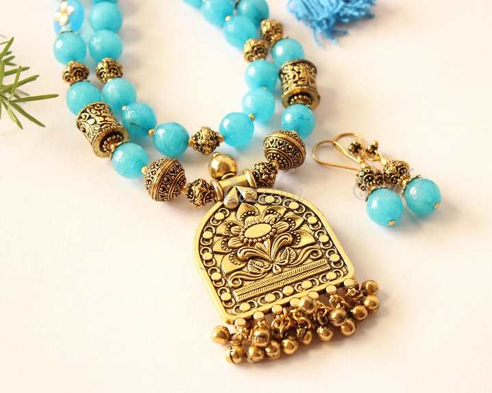 Statement blue gemstone antique gold tone necklace set