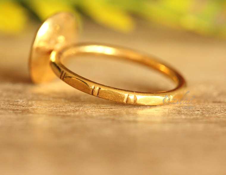 Sunny Sapphire 18 Karat yellow gold handmade designer ring