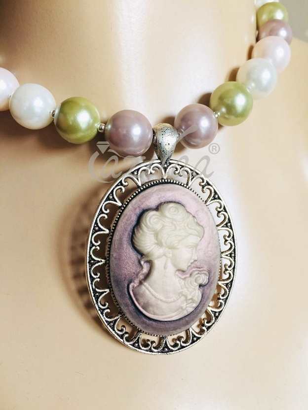 Vintage style lady pearl designer necklace set