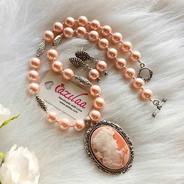 Vintage style lady pearl golden designer necklace set