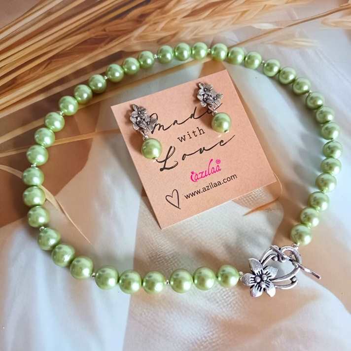 Vintage style light green pearl necklace set