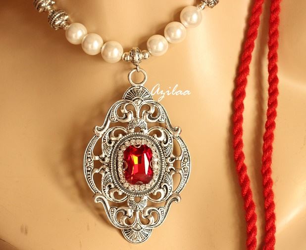 Vintage victorian style Pearl silver tone pendant necklace