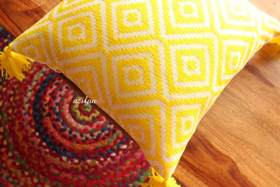 Yellow white geometric handloom handmade cushion cover 1